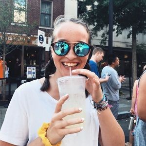 Meet your Posher, Shelby